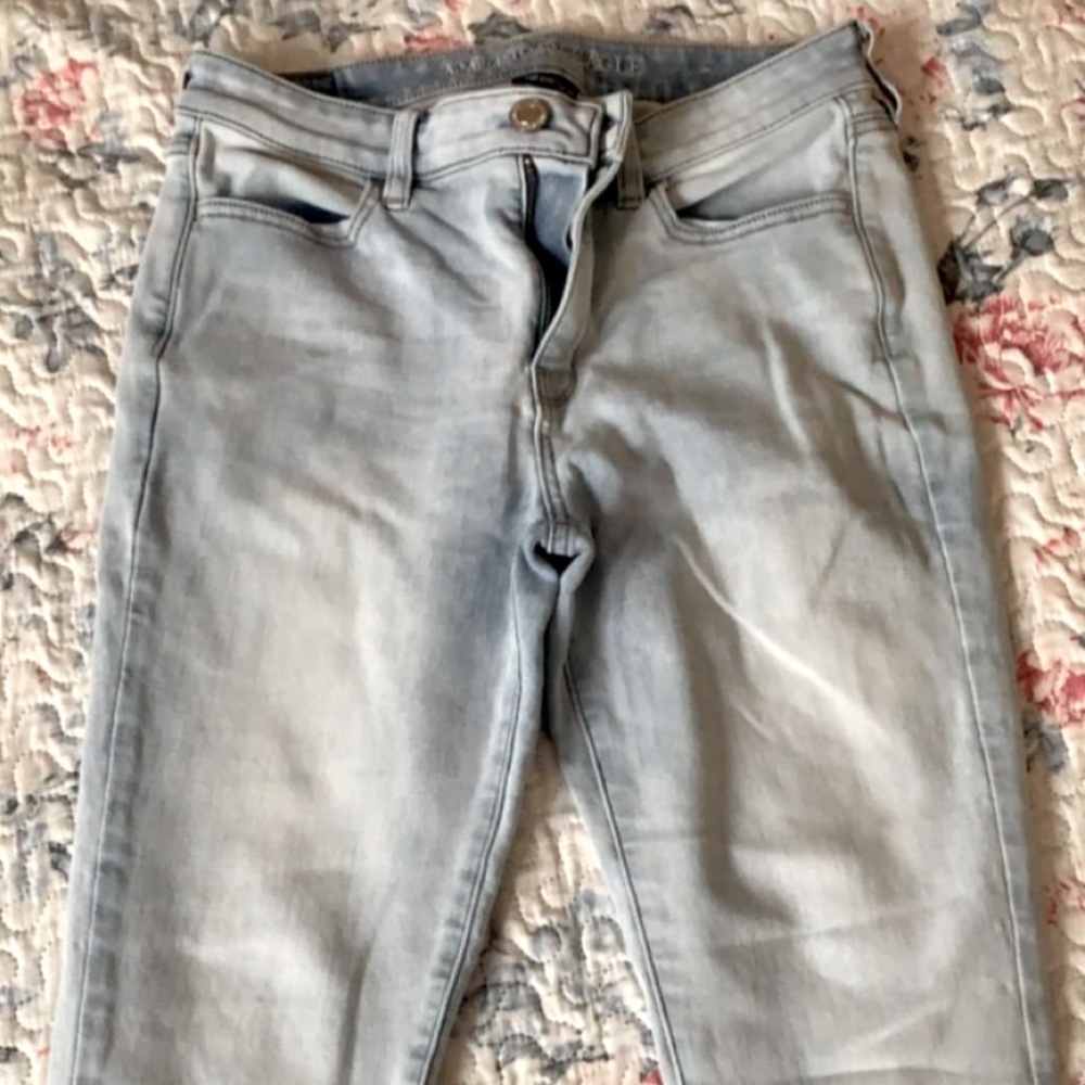 Light washed American Eagle Jeans